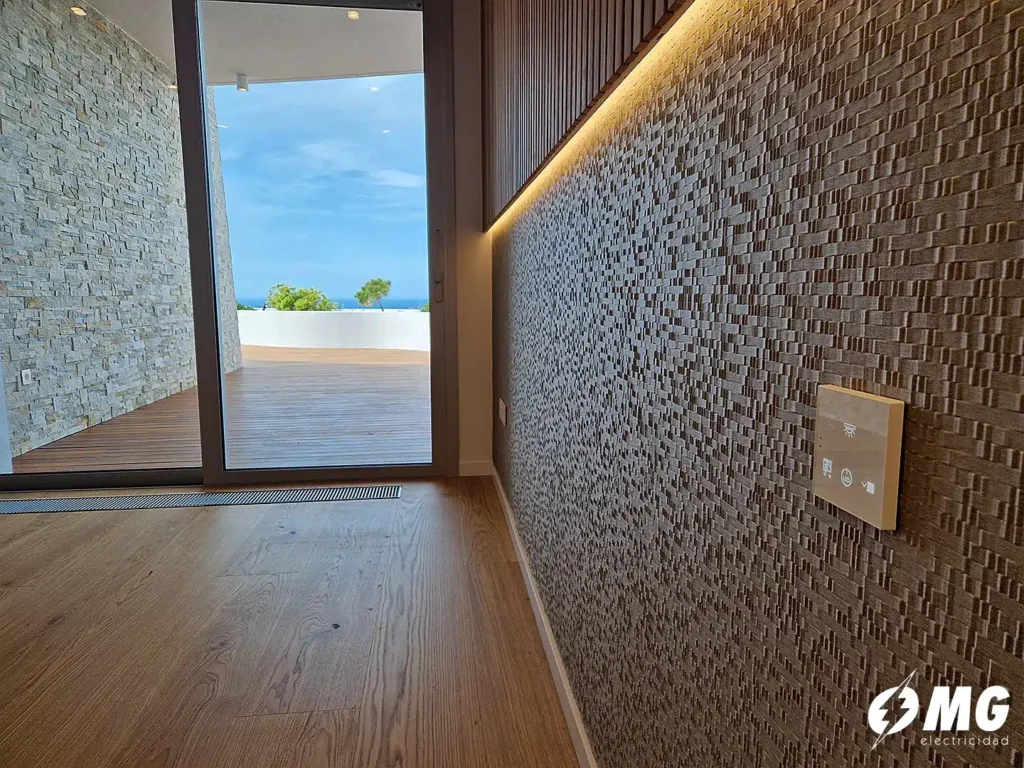 Domotics KNX Altea Alicante - Dokunmatik ışık anahtarı